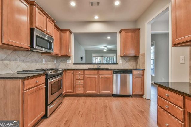 6319 Rockpoint Lane, Hoschton, GA 30548