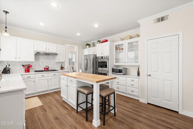 1909 Bentley Place, Simi Valley, CA 93065