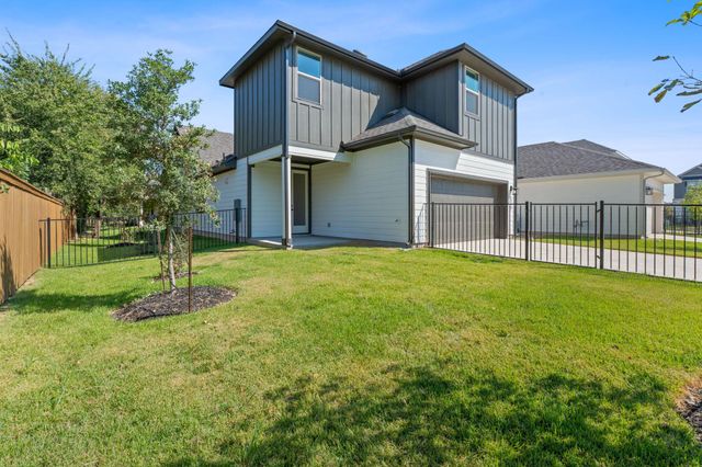 330 Orleanian DR, Buda, TX 78610