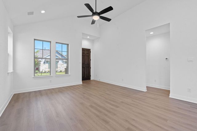 330 Orleanian DR, Buda, TX 78610