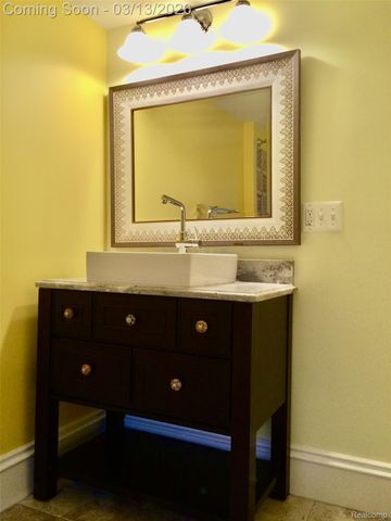 115 E Lincoln Street, Birmingham, MI 48009