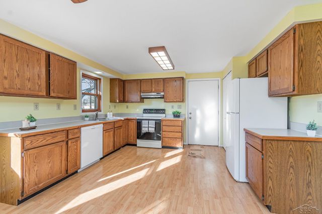 625 N 5th Street, Coleman, MI 48618