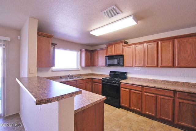 7073 COPPER CANYON Drive, El Paso, TX 79934