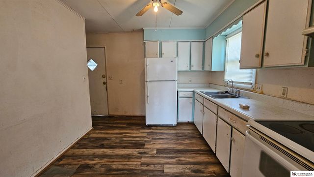 3236 S 39th Street, Omaha, NE 68105