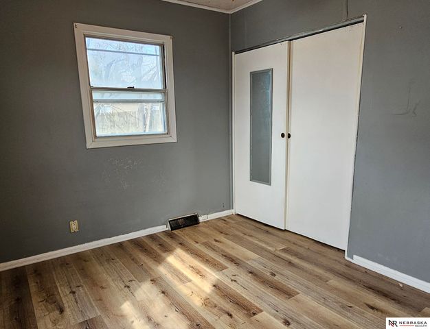 3236 S 39th Street, Omaha, NE 68105