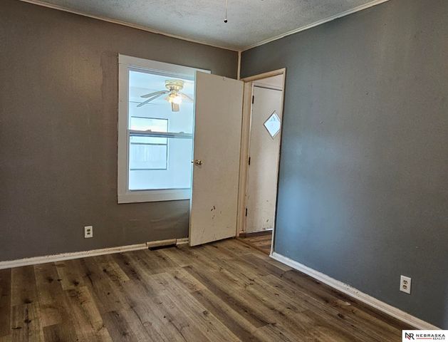3236 S 39th Street, Omaha, NE 68105