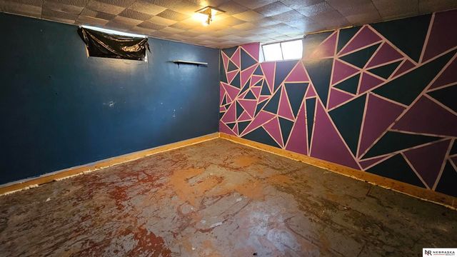 3236 S 39th Street, Omaha, NE 68105