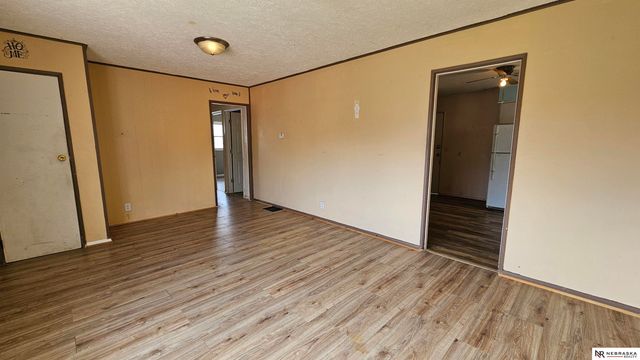 3236 S 39th Street, Omaha, NE 68105