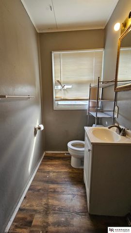 3236 S 39th Street, Omaha, NE 68105