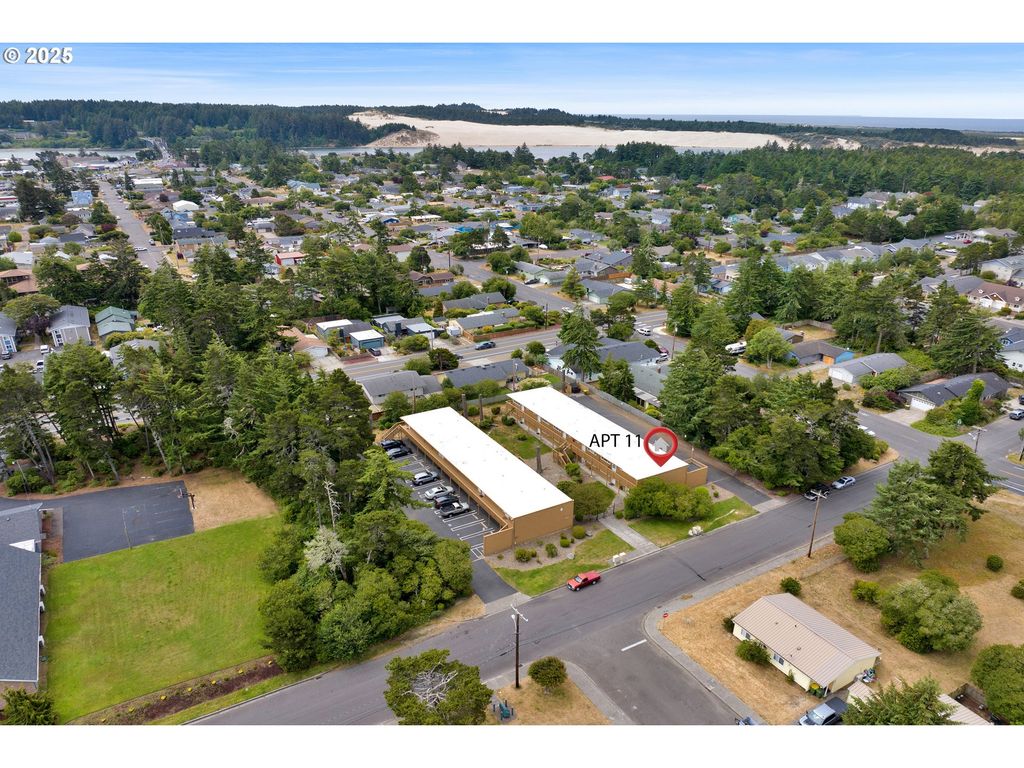 1260 10TH St 11, Florence, OR 97439