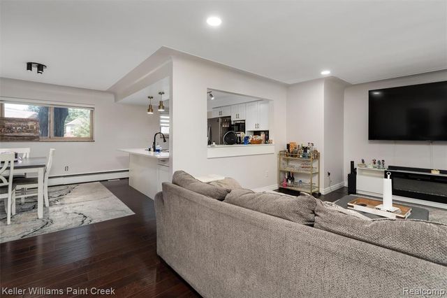 42879 Hanks Lane, Sterling Heights, MI 48314