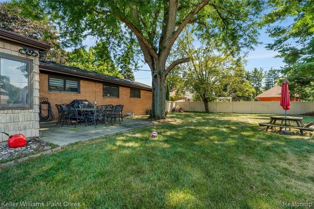 42879 Hanks Lane, Sterling Heights, MI 48314