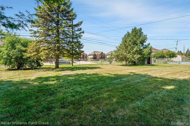 42879 Hanks Lane, Sterling Heights, MI 48314