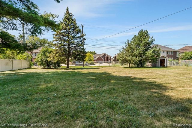 42879 Hanks Lane, Sterling Heights, MI 48314