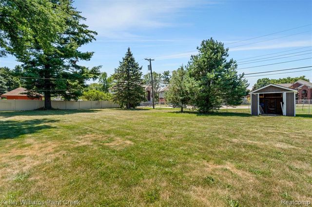 42879 Hanks Lane, Sterling Heights, MI 48314