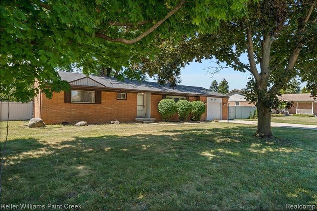 42879 Hanks Lane, Sterling Heights, MI 48314