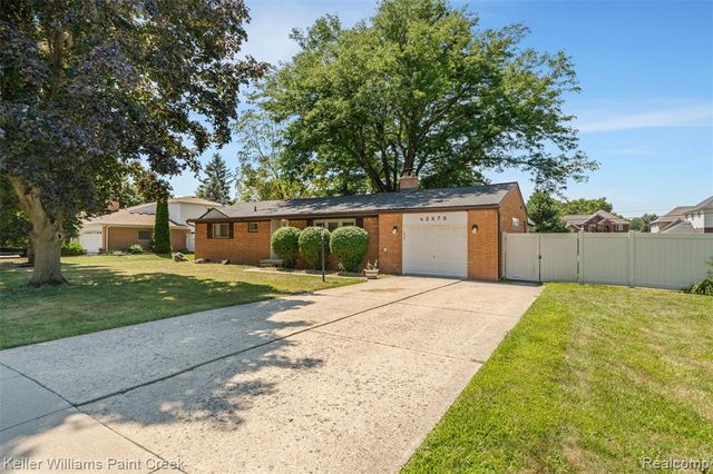 42879 Hanks Lane, Sterling Heights, MI 48314