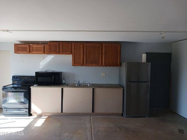 25408 W ADAMANDA Drive, Morristown, AZ 85342
