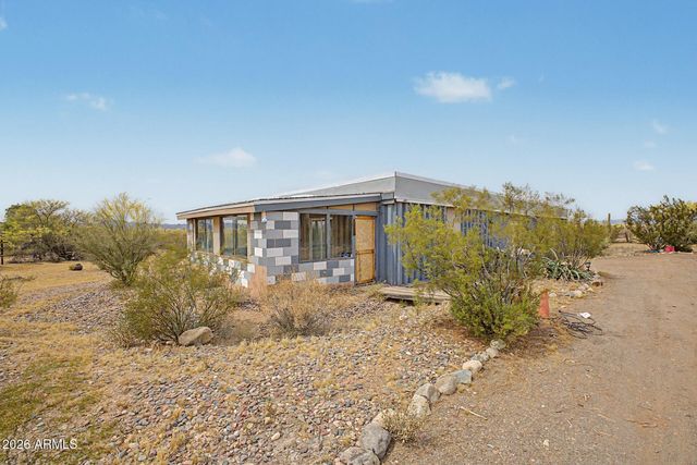 25408 W ADAMANDA Drive, Morristown, AZ 85342