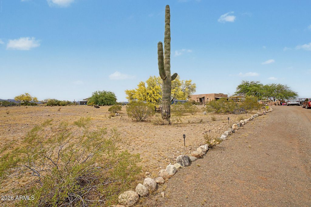 25408 W ADAMANDA Drive, Morristown, AZ 85342
