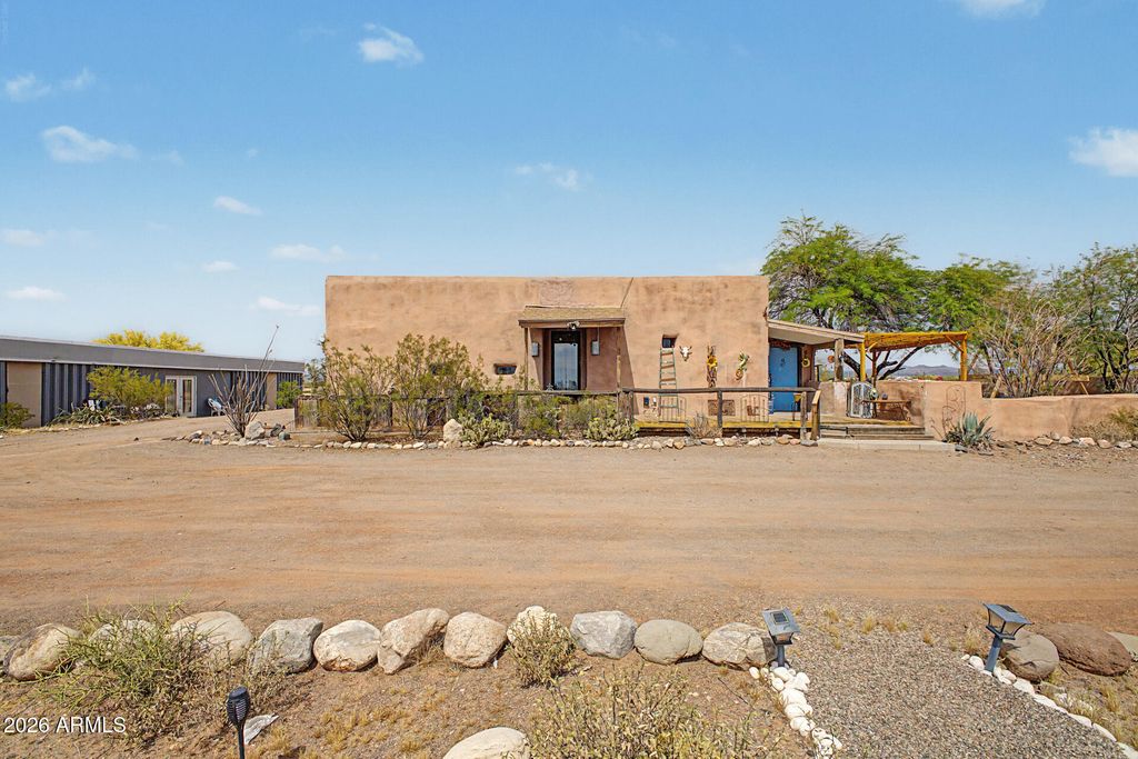 25408 W ADAMANDA Drive, Morristown, AZ 85342 — photo 3