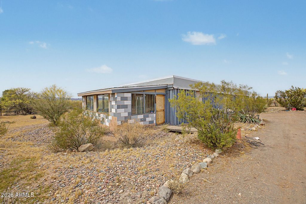 25408 W ADAMANDA Drive, Morristown, AZ 85342 — photo 5