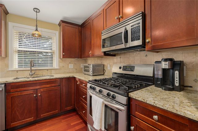 36 Georgia Avenue, North Kingstown, RI 02852