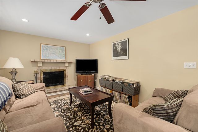36 Georgia Avenue, North Kingstown, RI 02852