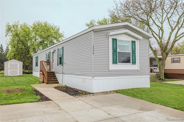 15378 Cartier, Clinton Township, MI 48038