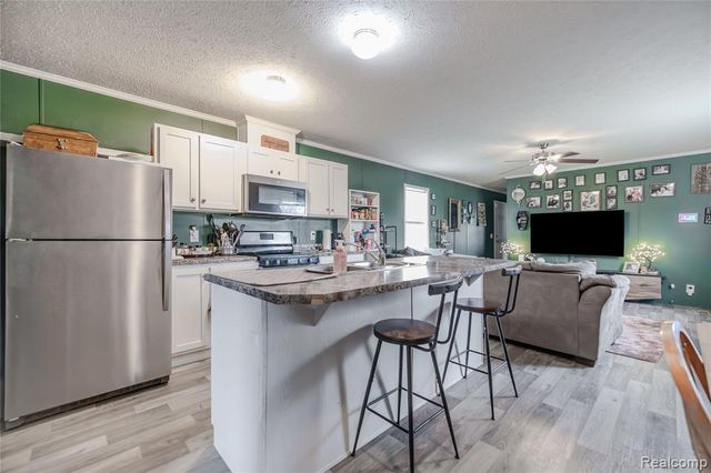 15378 Cartier, Clinton Township, MI 48038