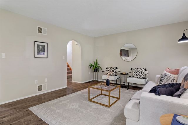 2104 Timberglen Dr, North Fayette, PA 15126