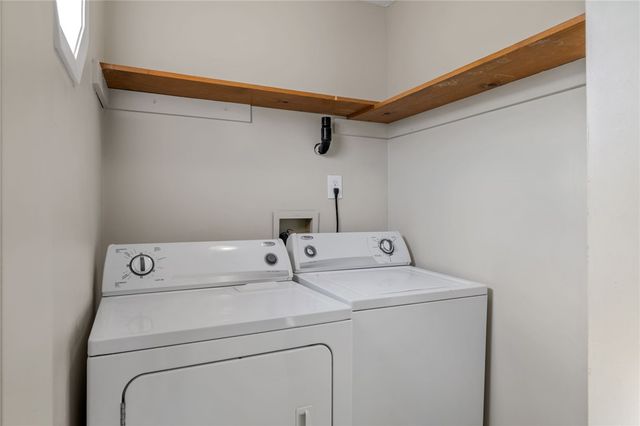 2104 Timberglen Dr, North Fayette, PA 15126