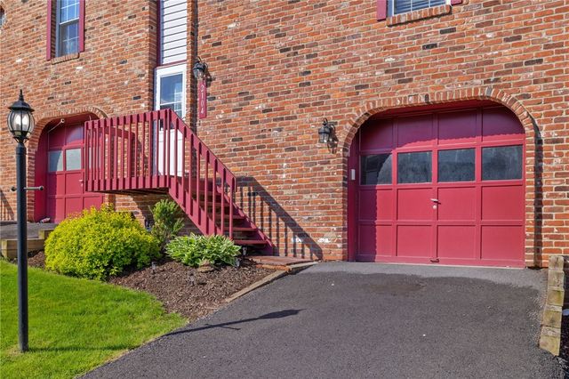 2104 Timberglen Dr, North Fayette, PA 15126