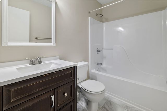 2104 Timberglen Dr, North Fayette, PA 15126