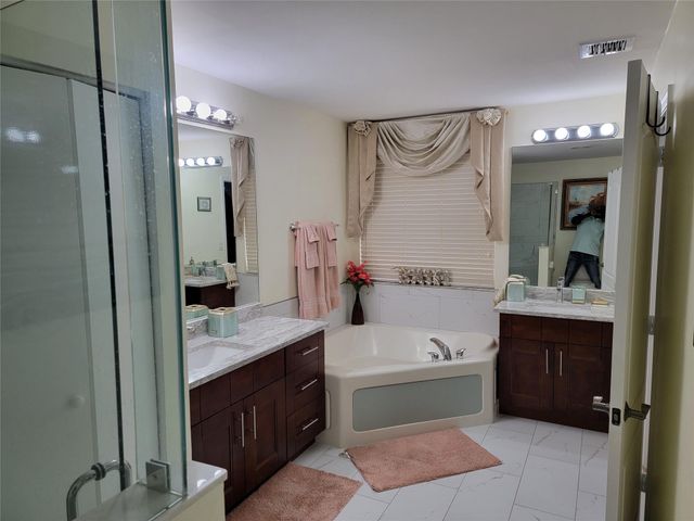 111 Berenger Walk, Royal Palm Beach, FL 33414