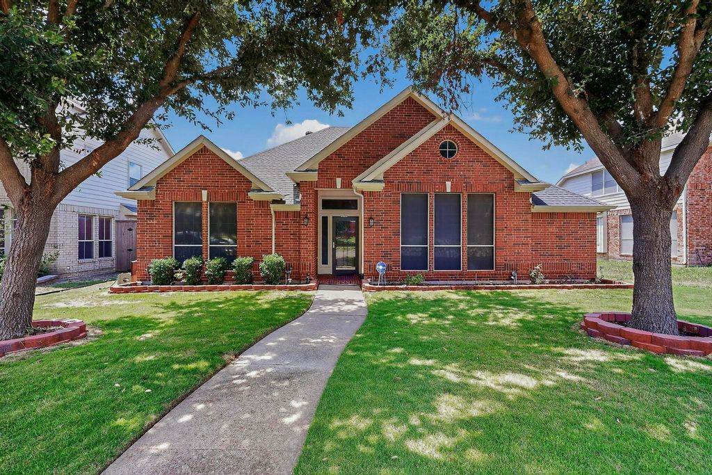 3325 Chapelwood Drive, Sunnyvale, TX 75182