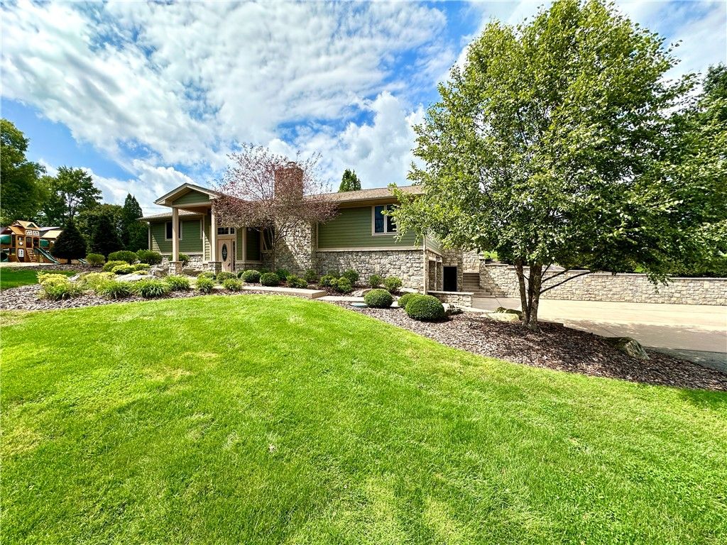 Image 1 of property listing at 2058 Mercer New Wilmington Rd, Wilmington Twp, PA 16142