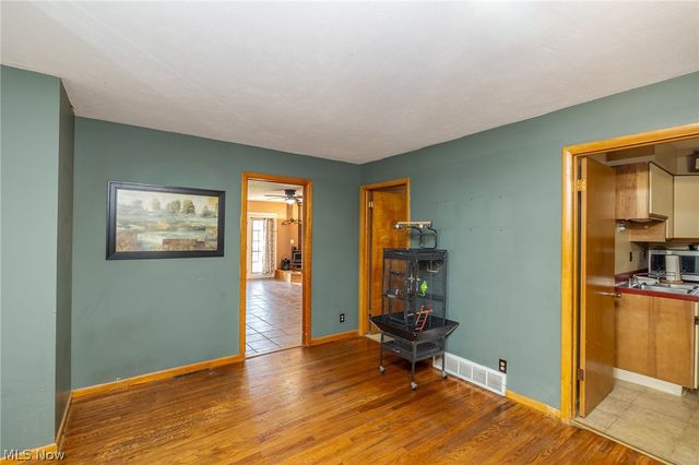 490 Mapleview Drive, Seven Hills, OH 44131