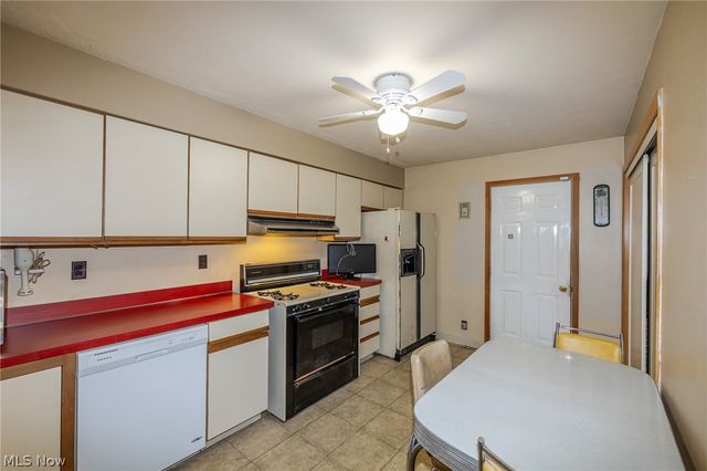 490 Mapleview Drive, Seven Hills, OH 44131