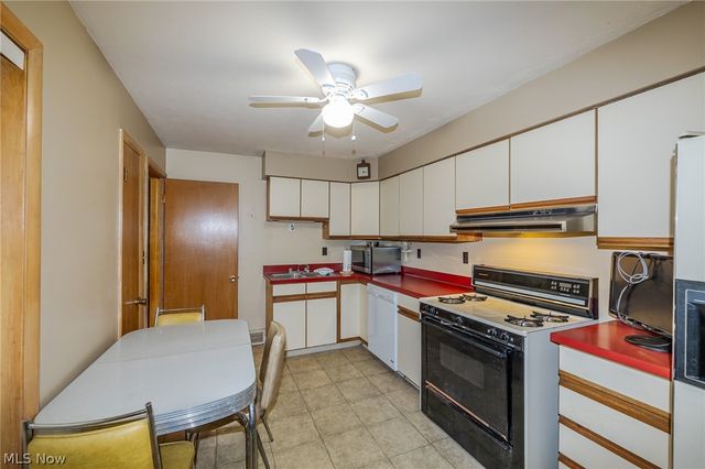 490 Mapleview Drive, Seven Hills, OH 44131