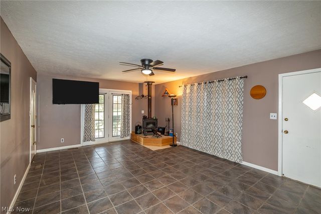 490 Mapleview Drive, Seven Hills, OH 44131