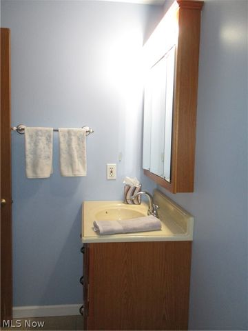 490 Mapleview Drive, Seven Hills, OH 44131