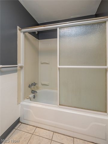 490 Mapleview Drive, Seven Hills, OH 44131