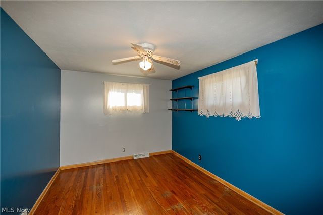 490 Mapleview Drive, Seven Hills, OH 44131