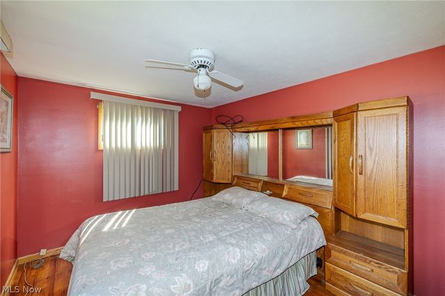 490 Mapleview Drive, Seven Hills, OH 44131