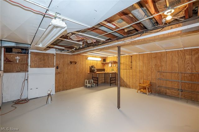 490 Mapleview Drive, Seven Hills, OH 44131