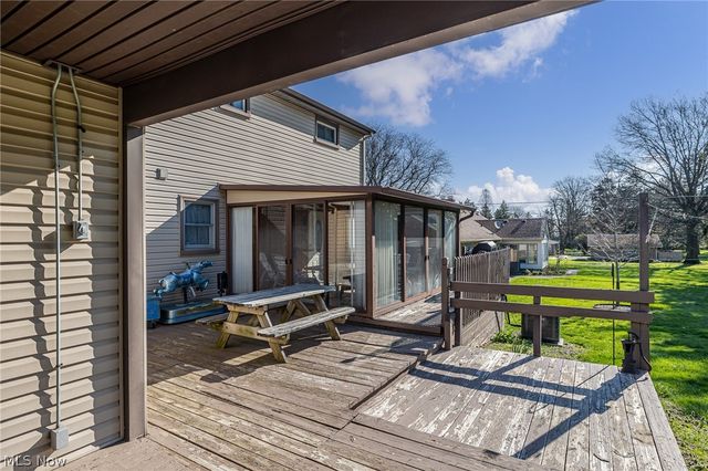 490 Mapleview Drive, Seven Hills, OH 44131