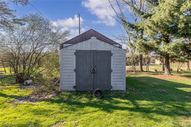 490 Mapleview Drive, Seven Hills, OH 44131