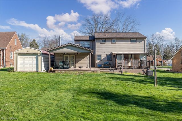 490 Mapleview Drive, Seven Hills, OH 44131