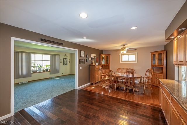 490 Mapleview Drive, Seven Hills, OH 44131